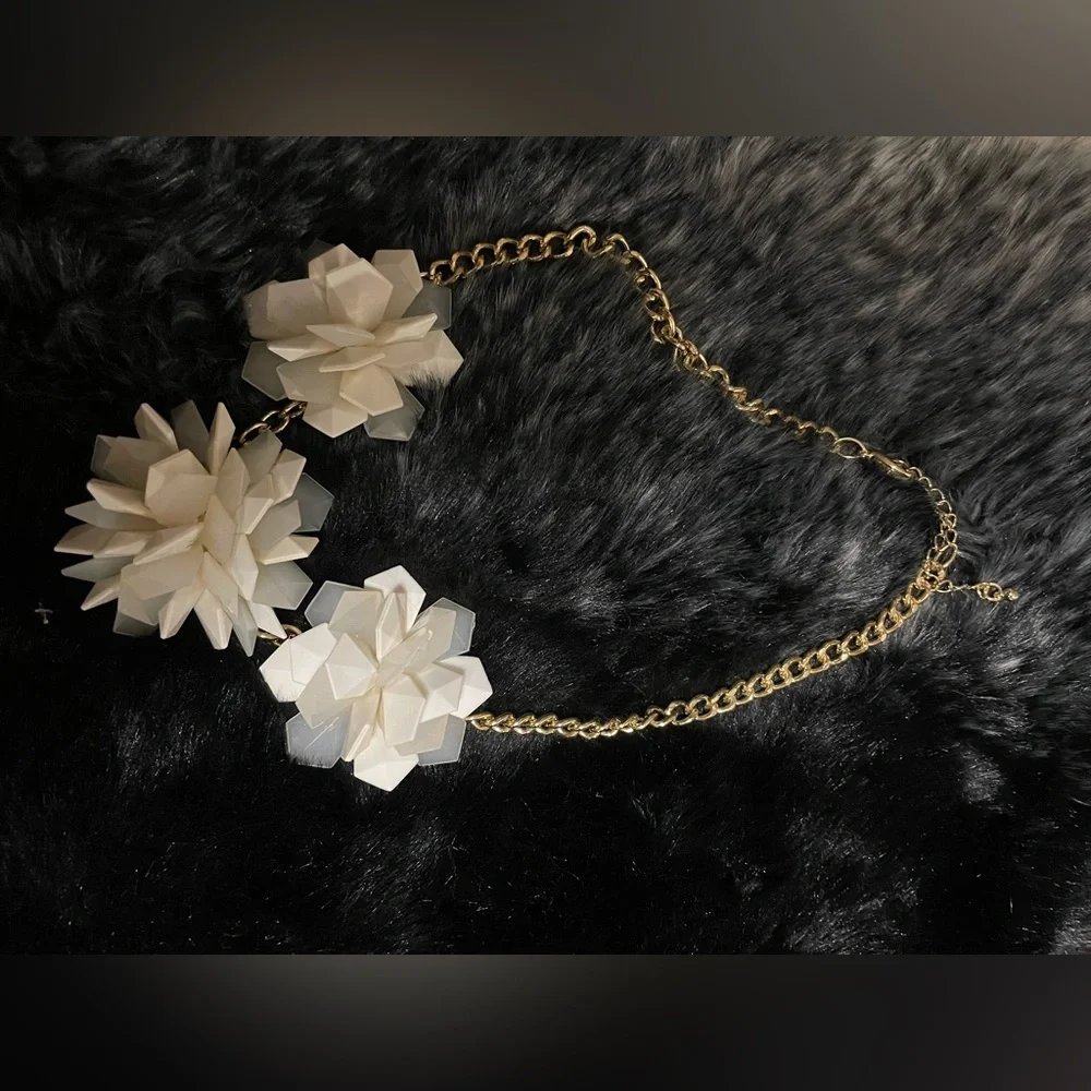 Necklace - Picture 2 of 3